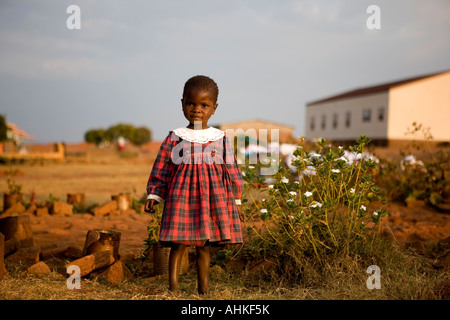 Un enfant à un orphange, Malawi. Le haut du pays Taux d'infection du SIDA a conduit à une génération d'enfants de perdre leurs parents Banque D'Images