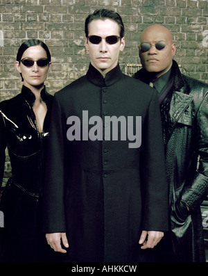 MATRIX RELOADED 2003 Warner film avec de gauche Carie-Anne Moss, Keanu Reeves et Laurence Fishburne Banque D'Images