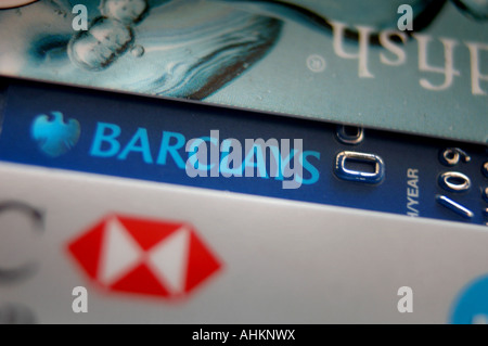 Une carte de débit de la banque Barclays, HSBC avec une carte de crédit et d'un carte de crédit. Banque D'Images