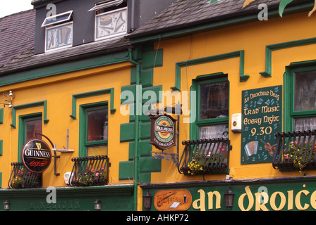 Une rue principale Beag Droichead, Dingle Banque D'Images