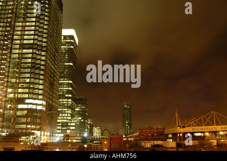 Photo de nuit de nouveau gratte-ciel à Canary Wharf Londres Banque D'Images