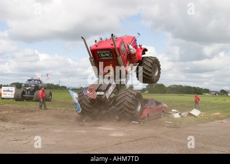 Big Pete concassage voiture monster truck Banque D'Images