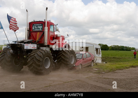 Big Pete concassage voiture monster truck Banque D'Images
