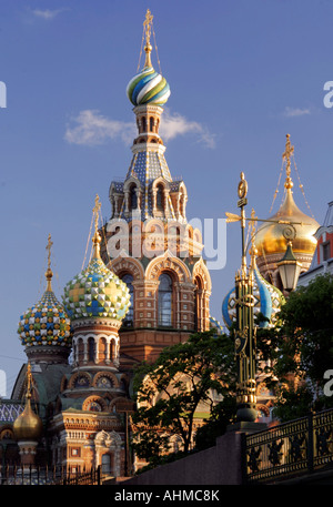 Canal Griboïedov Notre Sauveur sur le sang divisé l'église de la résurrection St Petersburg Russie Spas na Krovi Temple Banque D'Images