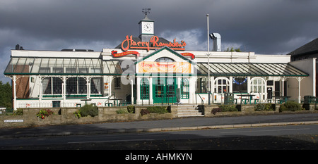 Harry Ramsdens et poisson original chip shop et restaurant, Guseley. Entrée boutique pris dans un format paysage. Banque D'Images