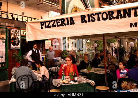 Naples Italie restaurant italien pizza pizzeria Toledo Banque D'Images