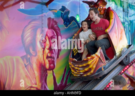 Ghost Train fairground ride sur la jetée Est. Brighton, Angleterre Banque D'Images