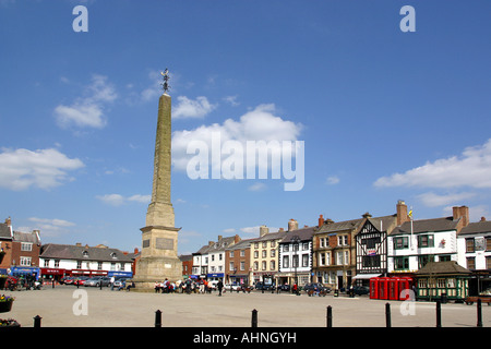 Place du marché de Ripon Yorkshire au Royaume-Uni et de l'Obélisque et abri Cabmans Banque D'Images