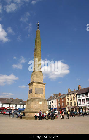 Ripon Yorkshire UK Market Place et obélisque Banque D'Images