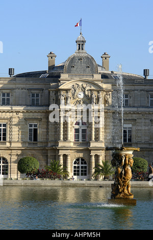 Le Palais du Luxembourg où le Sénat se réunit en session, Paris France Banque D'Images