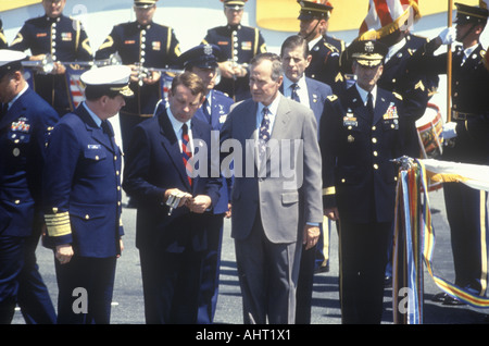 Le président Bush et le personnel militaire durant la tempête du désert, la revue de la Victoire à Washington D C 1991 Banque D'Images