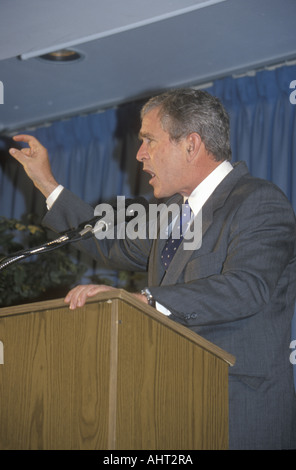 George W Bush parlant au Rotary Club Portsmouth NH en 2000 Banque D'Images