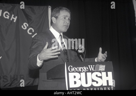 George W Bush parlant à Londonderry NH Secondaire Janvier 2000 Banque D'Images