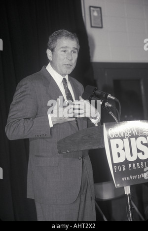 George W Bush parlant à Londonderry NH Secondaire Janvier 2000 Banque D'Images