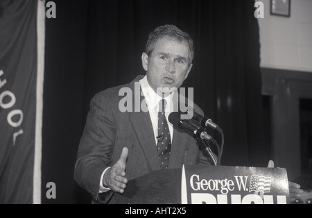 George W Bush parlant à Londonderry NH Secondaire Janvier 2000 Banque D'Images