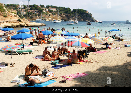 Cala Llombarts plage de Majorque en été avec des gens, Majorque, Iles Baléares, Espagne, Europe EU Banque D'Images