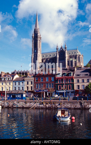 La Cathédrale saint Colman est une cathédrale catholique romaine située à Cobh, Irlande. Banque D'Images