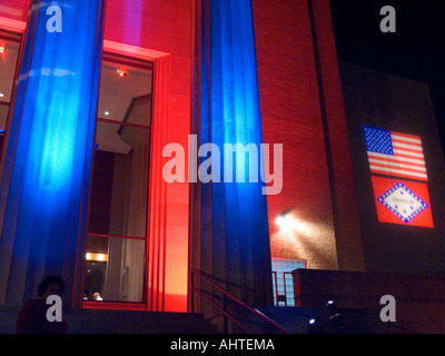 Pour célébrer l'ouverture officielle de la William J. Clinton Presidential Library, à la Robinson le 18 novembre 2004 Auditorium Banque D'Images