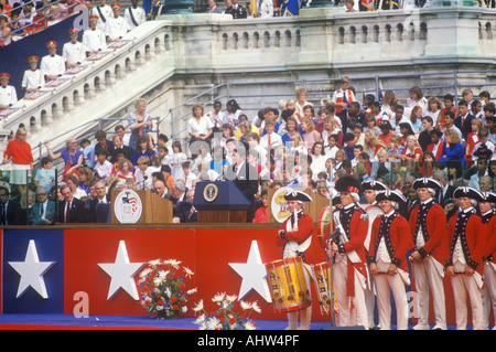 Le président des États-Unis Ronald Reagan à la célébration du Bicentenaire Washington D C Banque D'Images