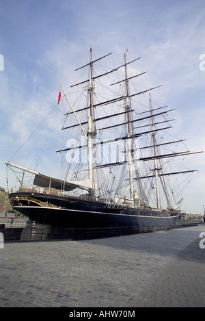 Cutty sark Greenwich Pier avant au feu Londres Angleterre Banque D'Images