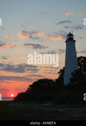 Coucher de soleil sur le vieux phare, la National Wildlife Refuge, Floride, USA Banque D'Images