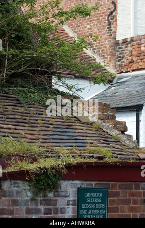 Intersection de plusieurs vieux toits à Upton-on-Severn UK Banque D'Images