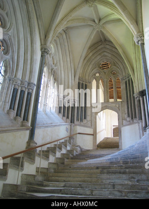 Intérieur avec des escaliers de Chapter House en Angleterre Somerset Wells Cathedral Banque D'Images