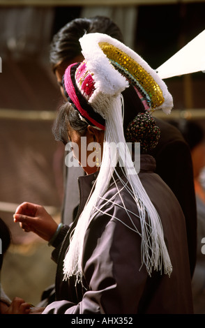 Chine Yunnan Dali Wase Bai traditionnelle coiffure Femme Banque D'Images