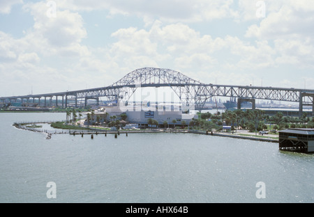 Corpus Christi Texas USA Texas State Aquarium et de la route de pont du porte-avions USS Lexington Museum Banque D'Images