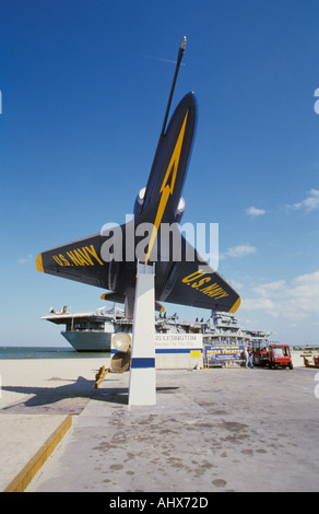 Corpus Christi Texas USA porte-avions USS Lexington Museum A4J Blue Angels Skyhawk Banque D'Images