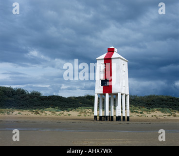 Le phare en bois sur pilotis sur la plage à Burnham-on-Sea Dans le Somerset, Angleterre Banque D'Images