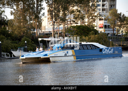 CityCat ferry catamaran sur le fleuve de Brisbane à Brisbane Queensland QLD Australie Banque D'Images