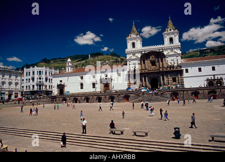 L'église de San Francisco, l'Iglesia de San Francisco, la Plaza de San Francisco, Quito, Pichincha Province, l'Équateur, en Amérique du Sud Banque D'Images
