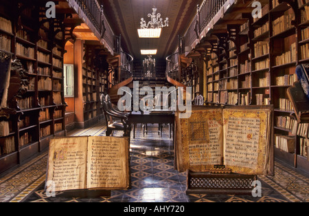 La bibliothèque du monastère de San Francisco, Lima, Pérou Banque D'Images