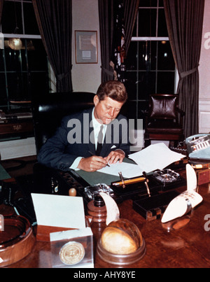 JOHN F Kennedy à titre de président des Etats-Unis en 1961 Banque D'Images