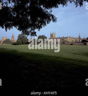 Vue de l'Église du Christ Merton College et Oxford sur meadow Banque D'Images