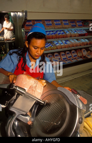 1, l'un, femme mexicaine, femme adulte, boucherie, boucherie ministère, Comercial Mexicana, supermercado, supermarché, Cancun, Quintana Roo, Mexique de l'État Banque D'Images