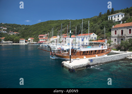 Port, Vathi, Ithaca, îles Ioniennes, Grèce. Banque D'Images