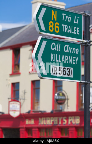 Signposts Dingle Péninsule de Dingle, comté de Kerry, Irlande Banque D'Images