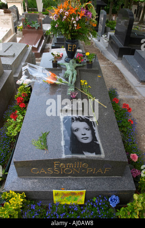 Grave de la chanteuse Edith Piaf au cimetière du Père-Lachaise à Paris, France Banque D'Images