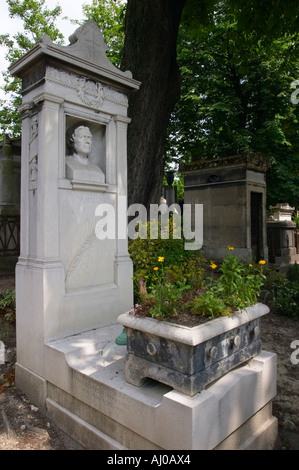 Tombe d'Ingres peintre au cimetière du Père-Lachaise à Paris, France Banque D'Images