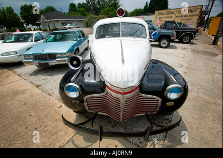 Mayberry shérif s Ministère Voiture de police à Mount Airy Caroline du nord la ville en vedette dans Mayberry RFD et accueil de Andy Banque D'Images