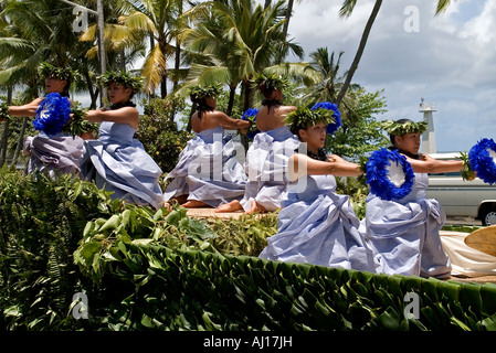 USA, Hawaii, Hilo, Big Island, 43e Festival Merrie Monarch Hula hula danseurs de flotteur, Banque D'Images