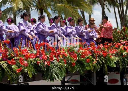 USA, Hawaii, Hilo, Big Island, 43e Festival Merrie Monarch Hula hula danseurs de flotteur, Banque D'Images