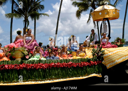 USA, Hawaii, Hilo, Big Island, 43e Festival Merrie Monarch Hula hula danseurs de flotteur, Banque D'Images