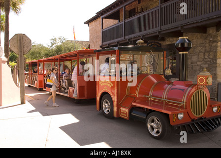 Old Town Trolley St George Street St Augustine Floride États-Unis Banque D'Images