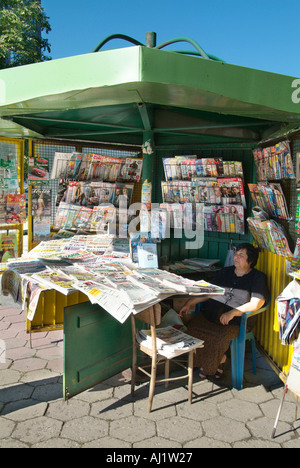 News stand Bulgarie République Populaire Narodna Republika Bulgariya la péninsule des Balkans au sud-est de l'Europe Banque D'Images