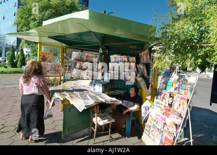 News stand Bulgarie République Populaire Narodna Republika Bulgariya la péninsule des Balkans au sud-est de l'Europe Banque D'Images