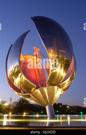 Floralis Generica d'Eduardo Catalano Buenos Aires Banque D'Images