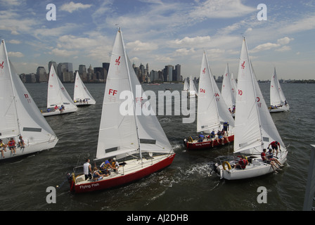 Manhattan École de voile est la plus grande et la plus active dans l'école de voile de la région des trois états de fin Mai à fin Septemb Banque D'Images